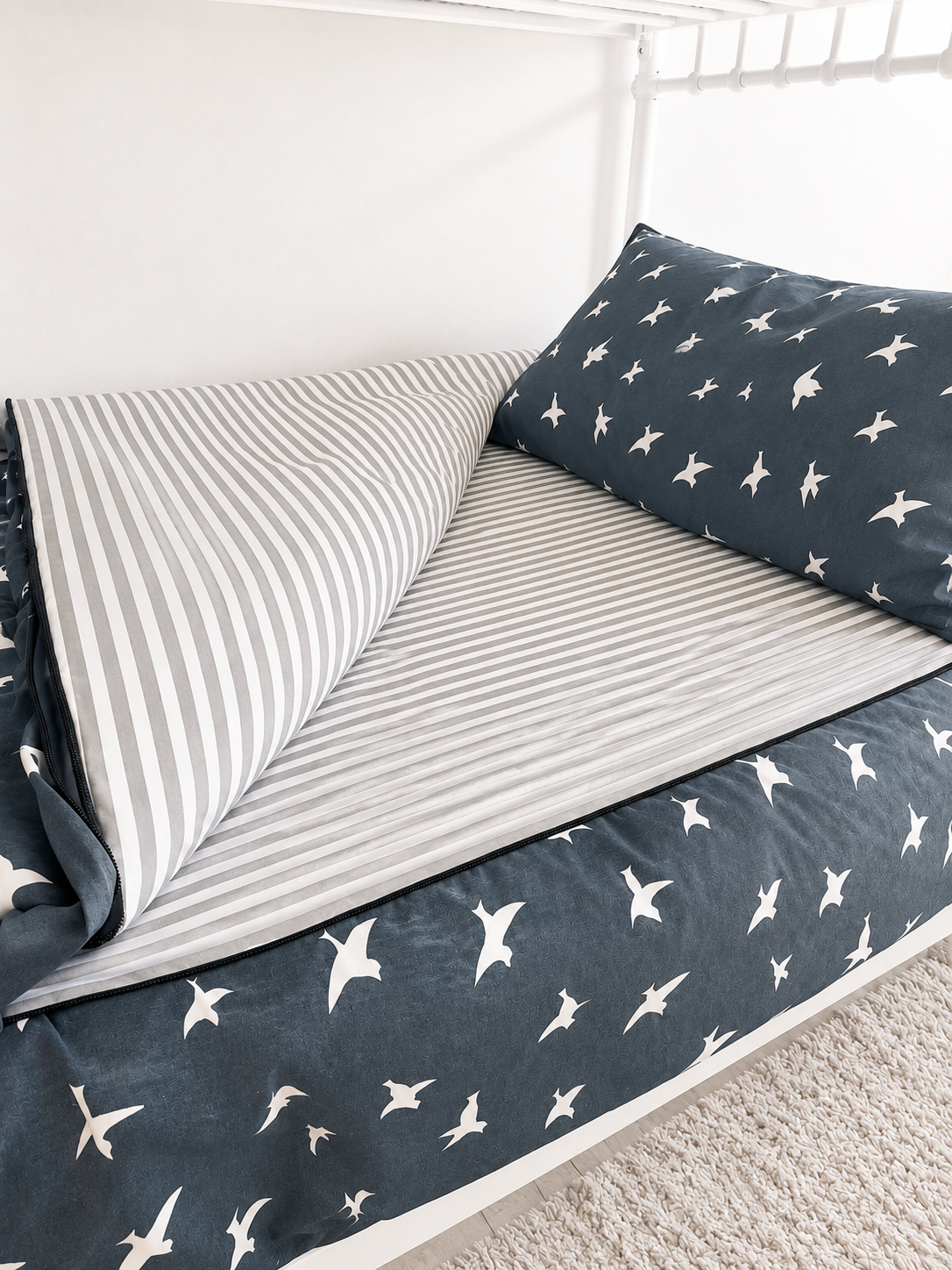 Flying Bird Zip Bedding Set